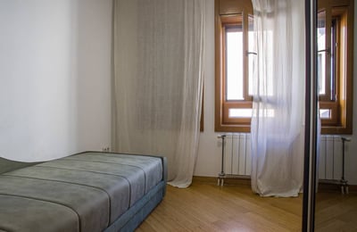 Rental of a spacious 3-room apartment, 126 m², central Belgrade, Serbia